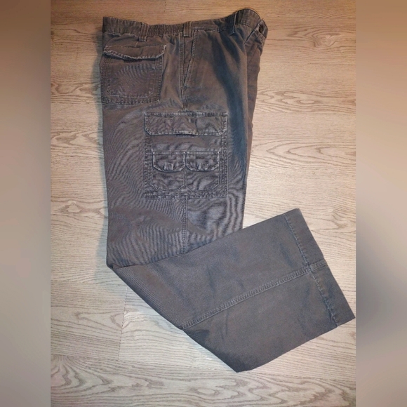 Eddie Bauer Utility Fit Cargo Pants Men's 38" Waist, 36" Inseam, 12.5" Rise - Picture 4 of 8